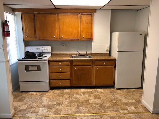 1014 Baltimore Ave - Photo 3 of 7