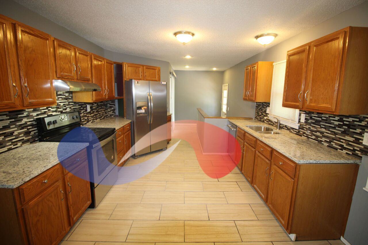 13629 Applewood Dr - Photo 2 of 12