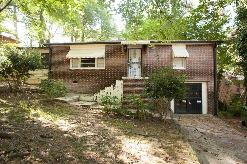 682 Steve Dr SW - Photo 2 of 25