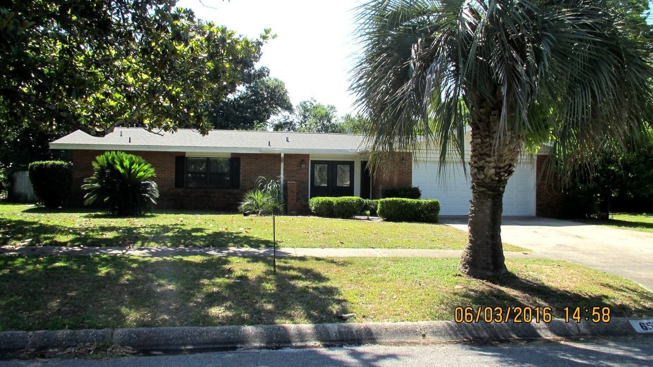 657 Merioneth Dr NE - Photo 2 of 32