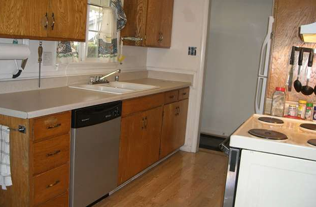 1591 Nicholas Dr - Photo 3 of 5