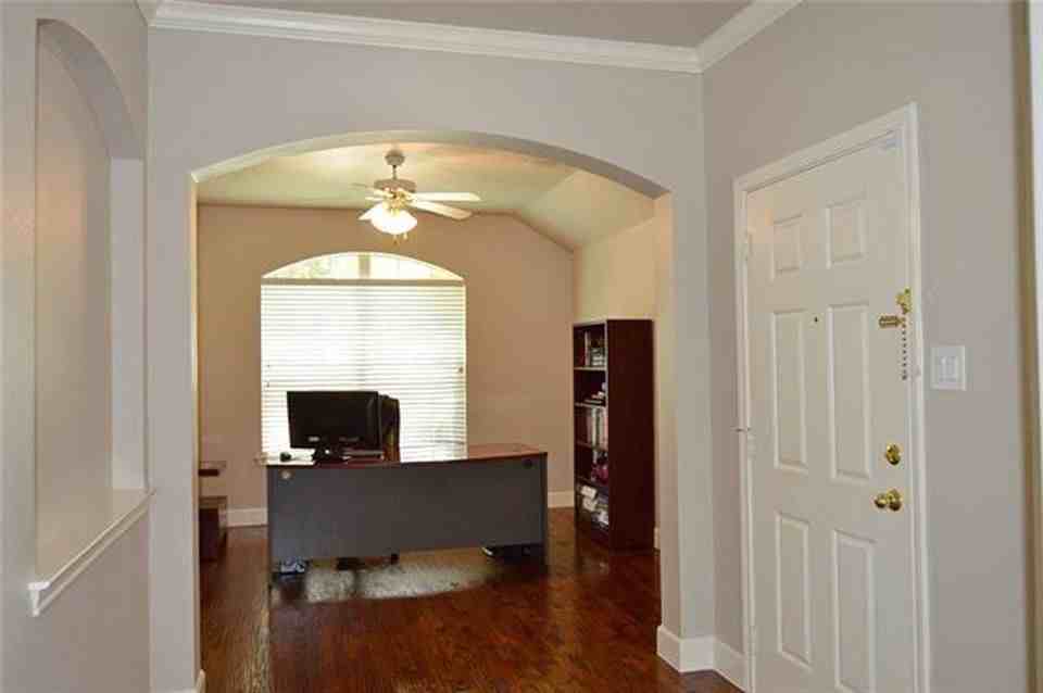 5408 Raincrest Dr - Photo 3 of 24