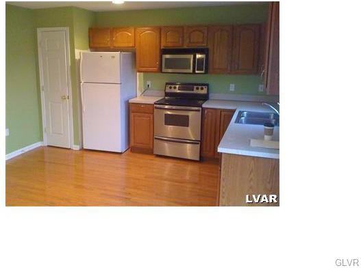 316 Calvert St - Photo 3 of 7