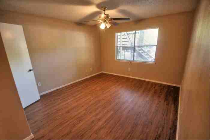 1903 West Loop - Photo 3 of 6