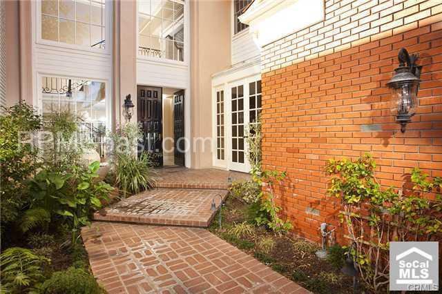 54 Belcourt Dr - Photo 2 of 22