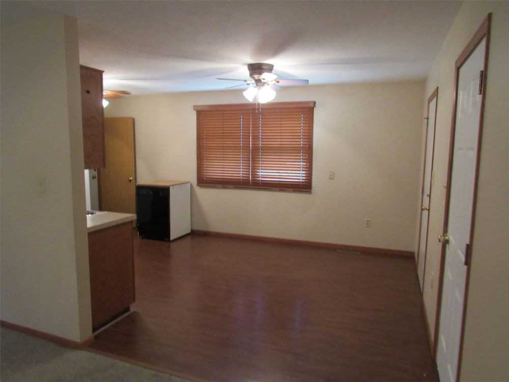 409 E 5th St - Photo 2 of 14