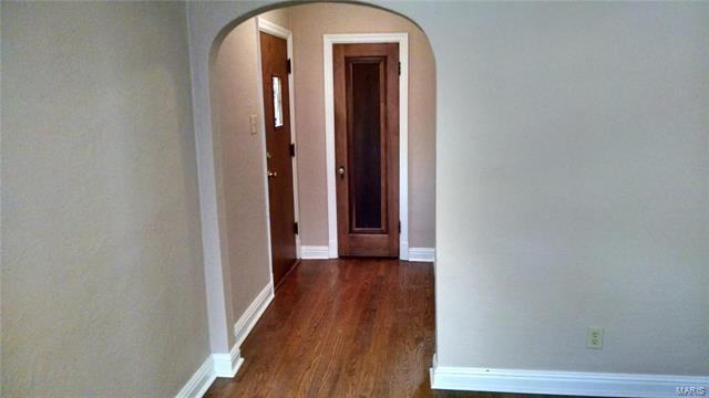 9006 Lawn Ave - Photo 2 of 34