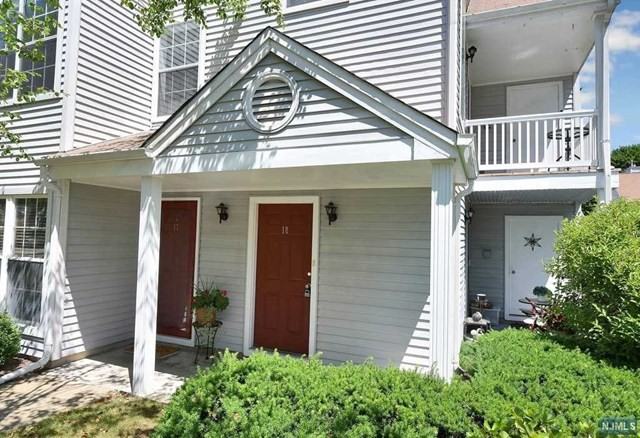 18 Homestead Ln - Photo 3 of 16