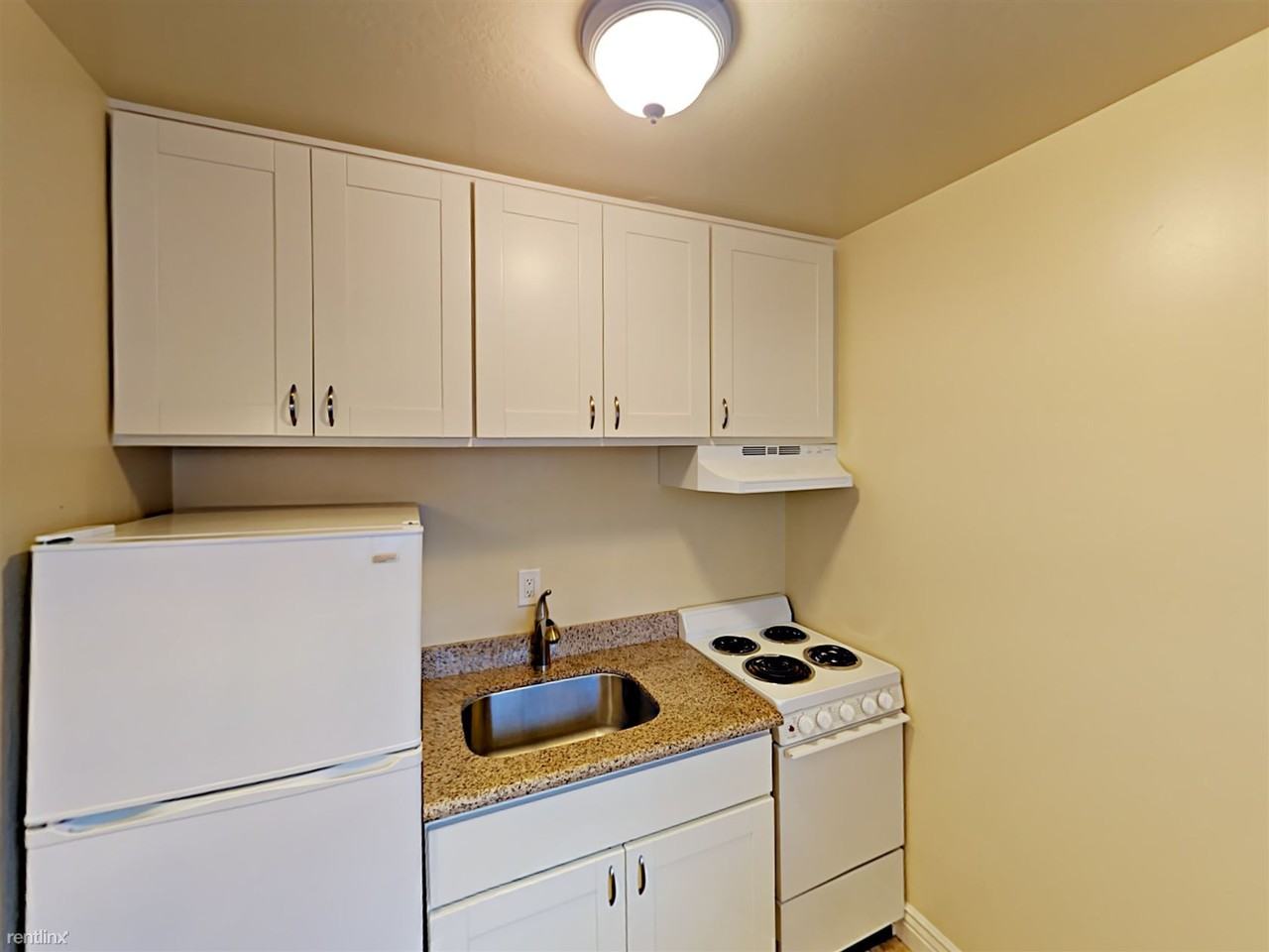 617 S 9th St - Photo 2 of 9