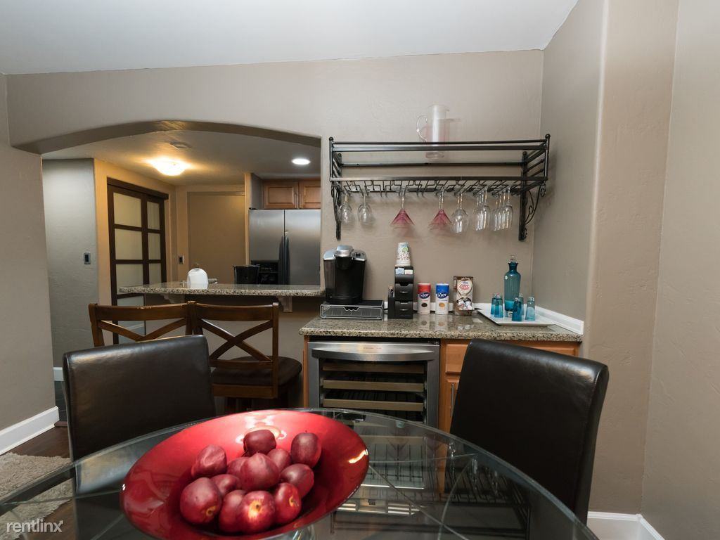 15 Ionia Ave SW - Photo 2 of 7