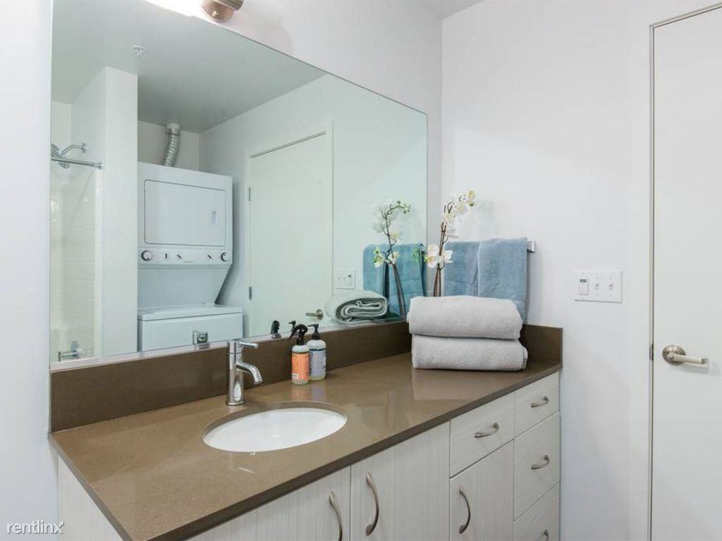 111 Washington St NE - Photo 2 of 5