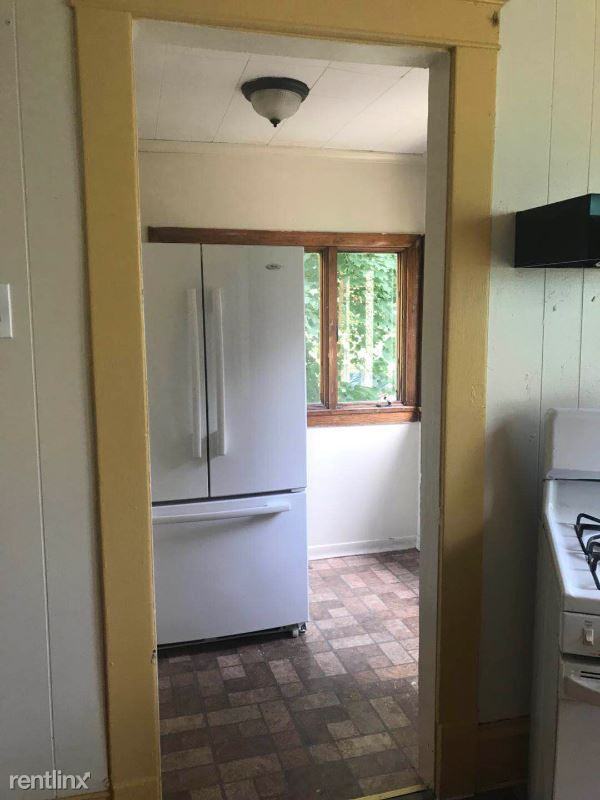 234 Falconer St - Photo 3 of 7