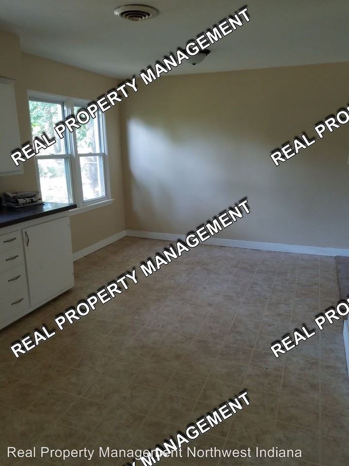 2334 Vigo St - Photo 3 of 9