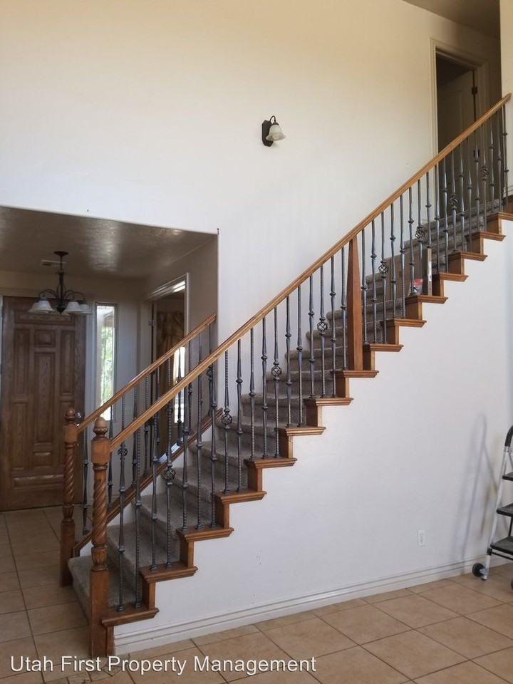 3520 Sagebrush Dr - Photo 3 of 13