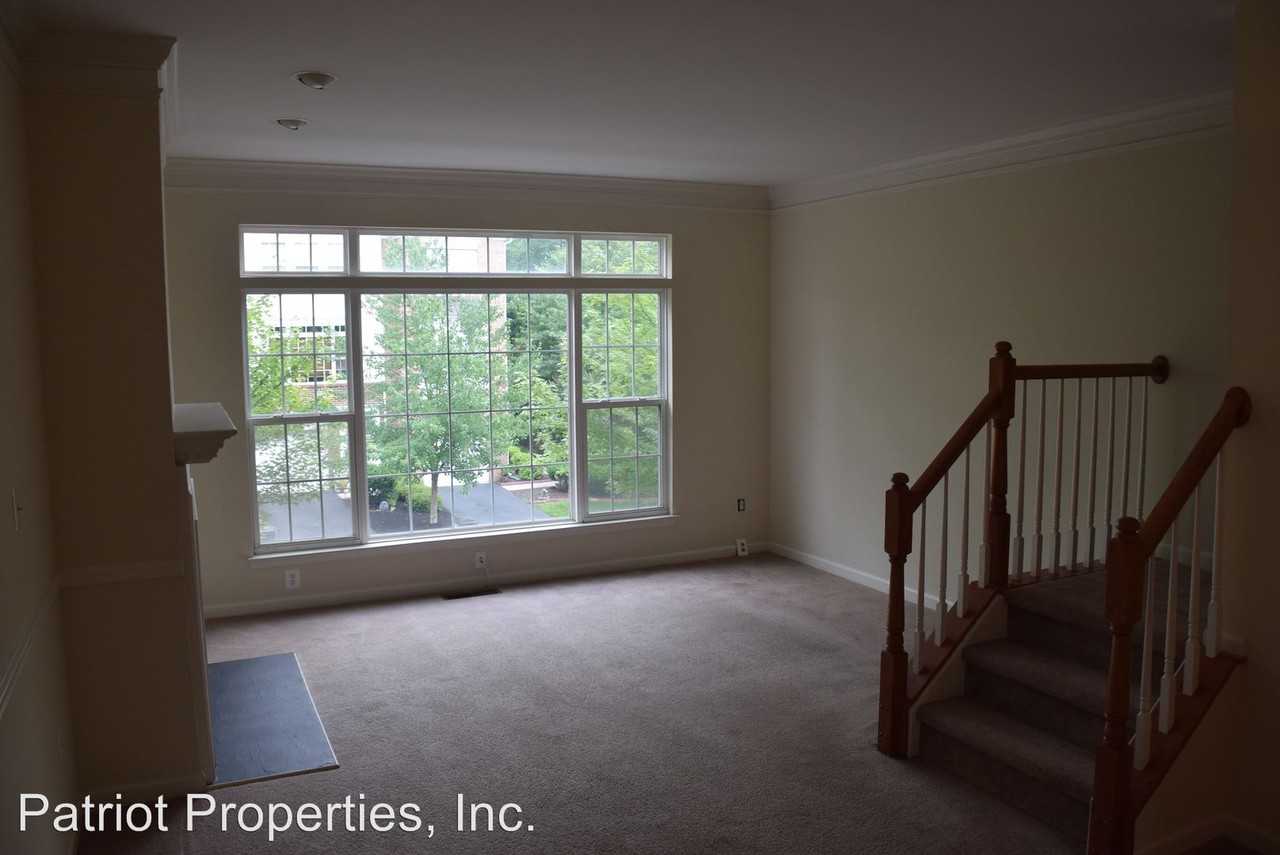 20435 Chetwood Terrace - Photo 3 of 16