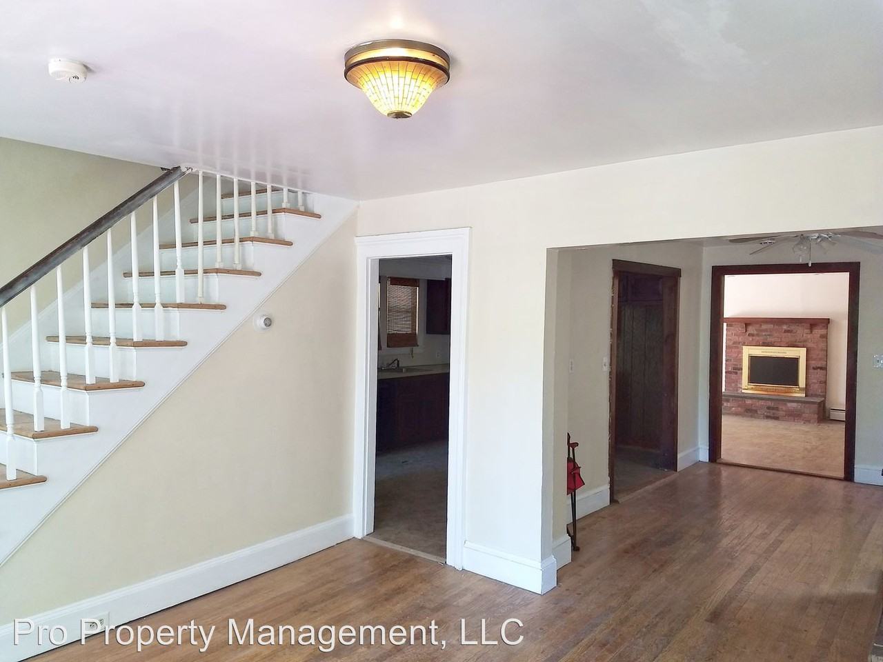 478 S Main St - Photo 2 of 16