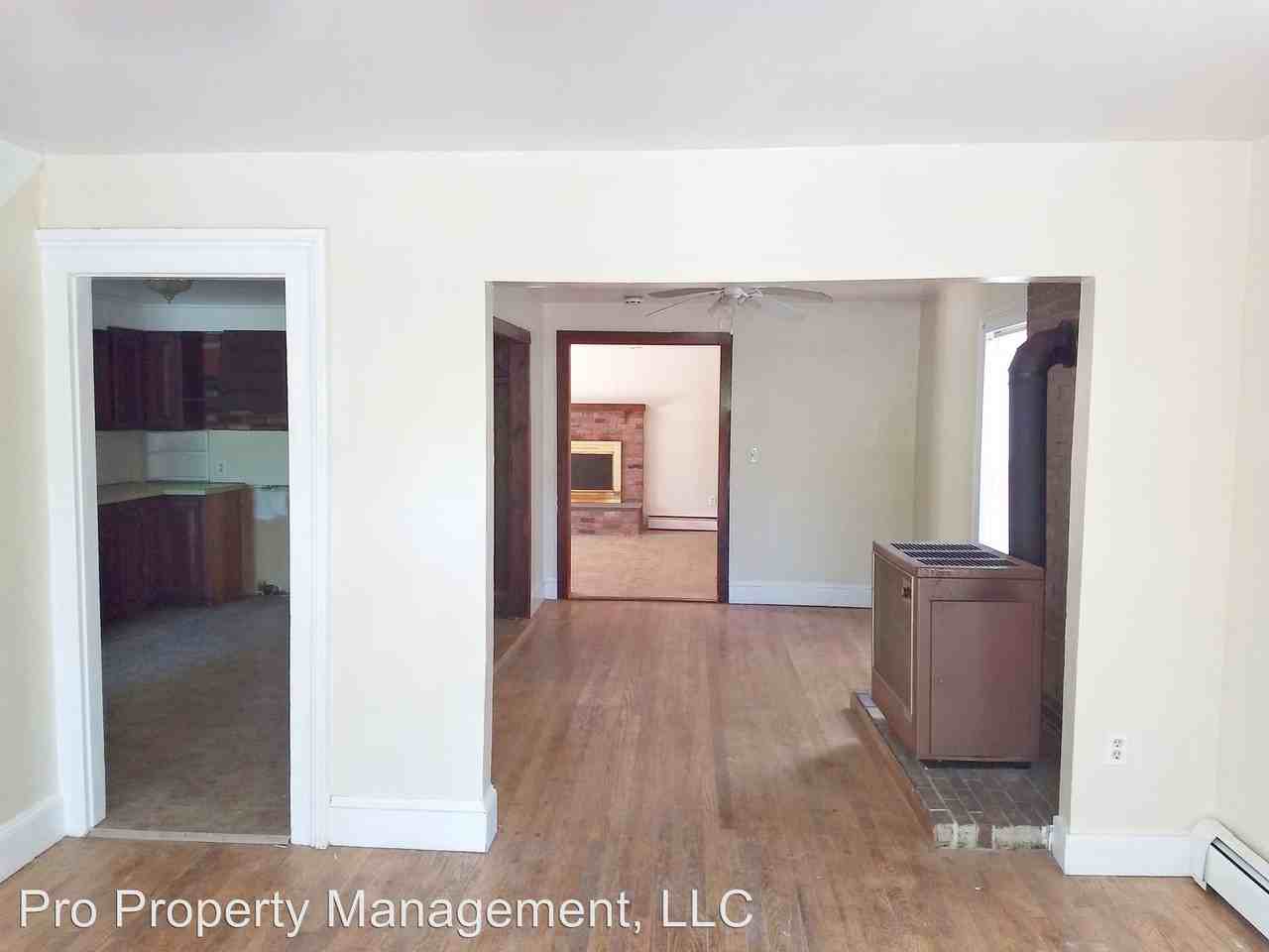 478 S Main St - Photo 3 of 16