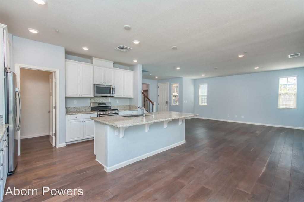 8090 Ryland Drive - Photo 3 of 16