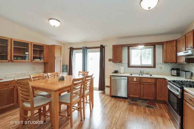 12304 39th Ave - Photo 2 of 10