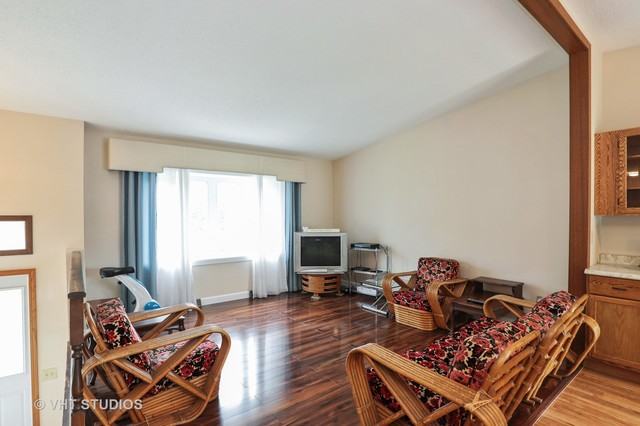 12304 39th Ave - Photo 3 of 10