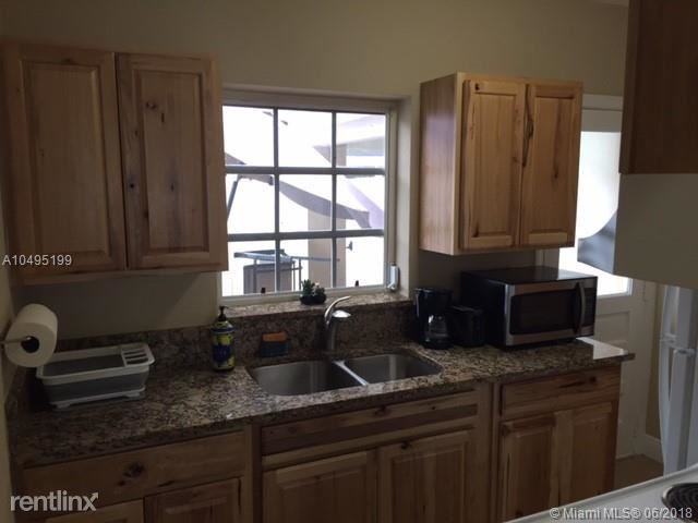 1414 NE 178th St - Photo 3 of 7