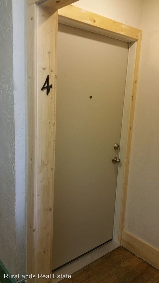 514 1/2 E Main St - Photo 2 of 11