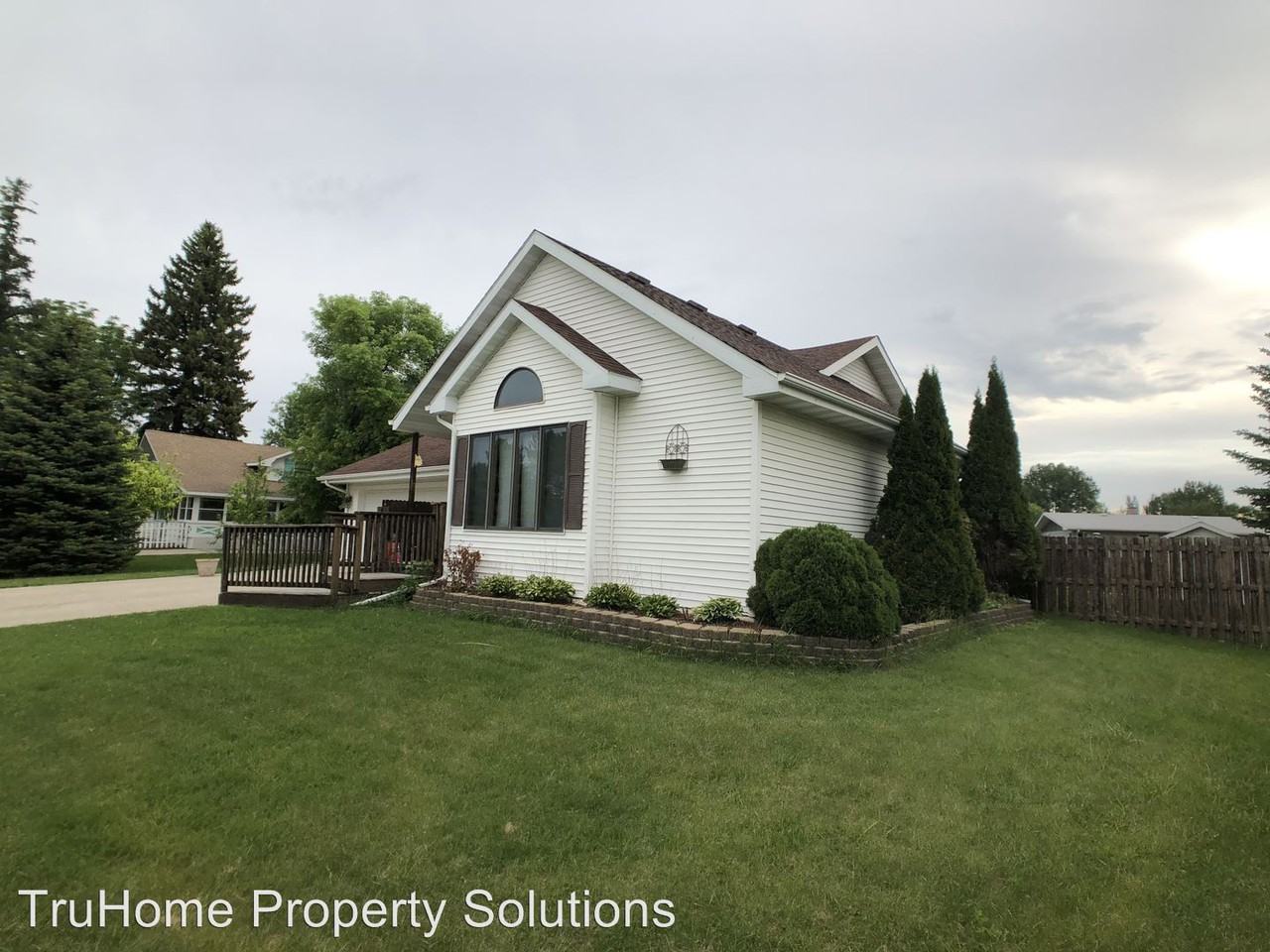 1017 Rhinehart Dr SE - Photo 3 of 30