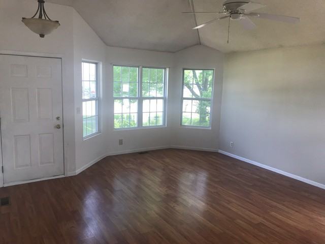 2448 Meadow Creek Dr - Photo 2 of 18