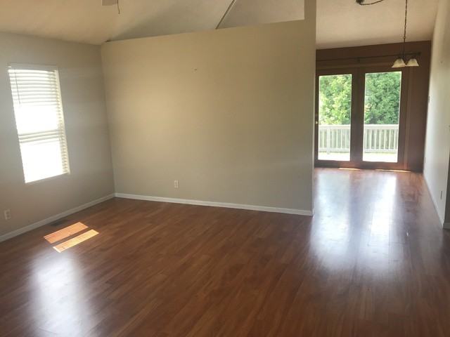 2448 Meadow Creek Dr - Photo 3 of 18