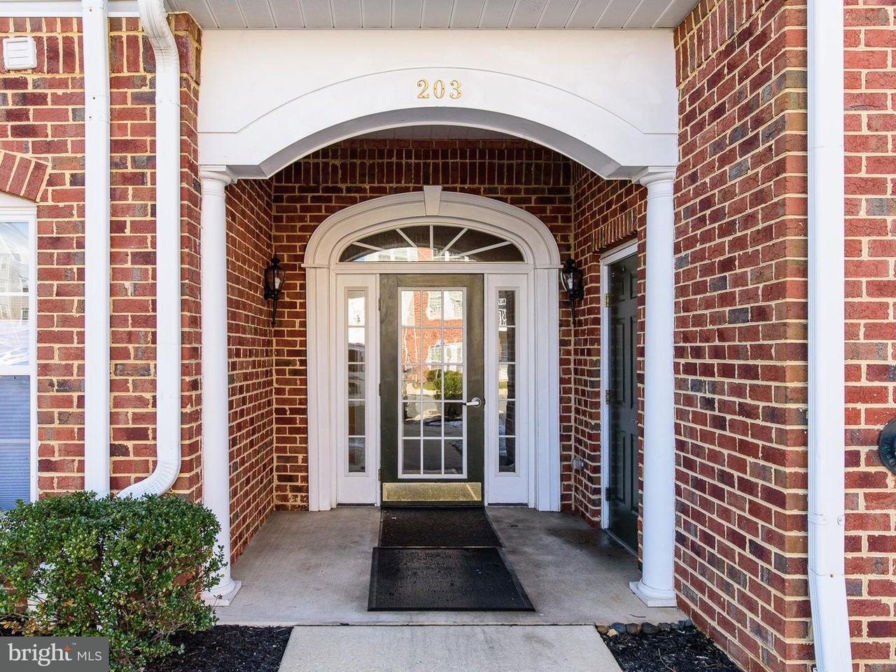 203 Secretariat Dr - Photo 2 of 30