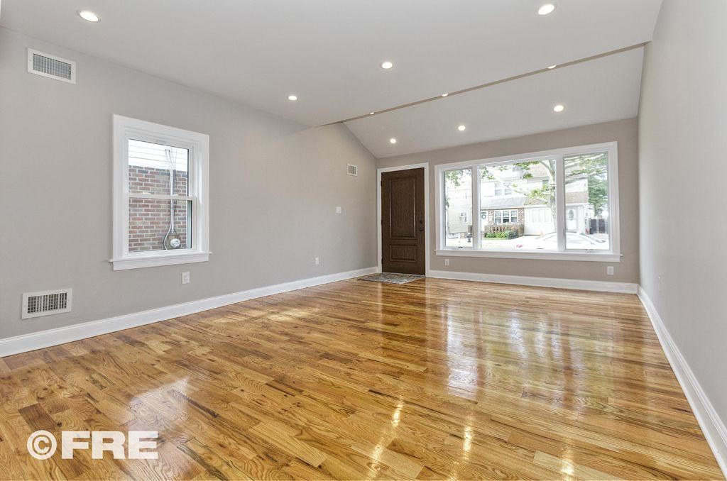 2027 E 72nd St - Photo 3 of 11