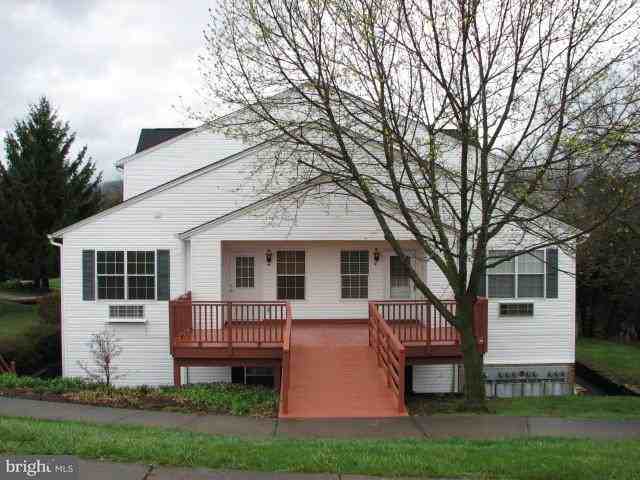 4071 Rose Bud Ct - Photo 3 of 9