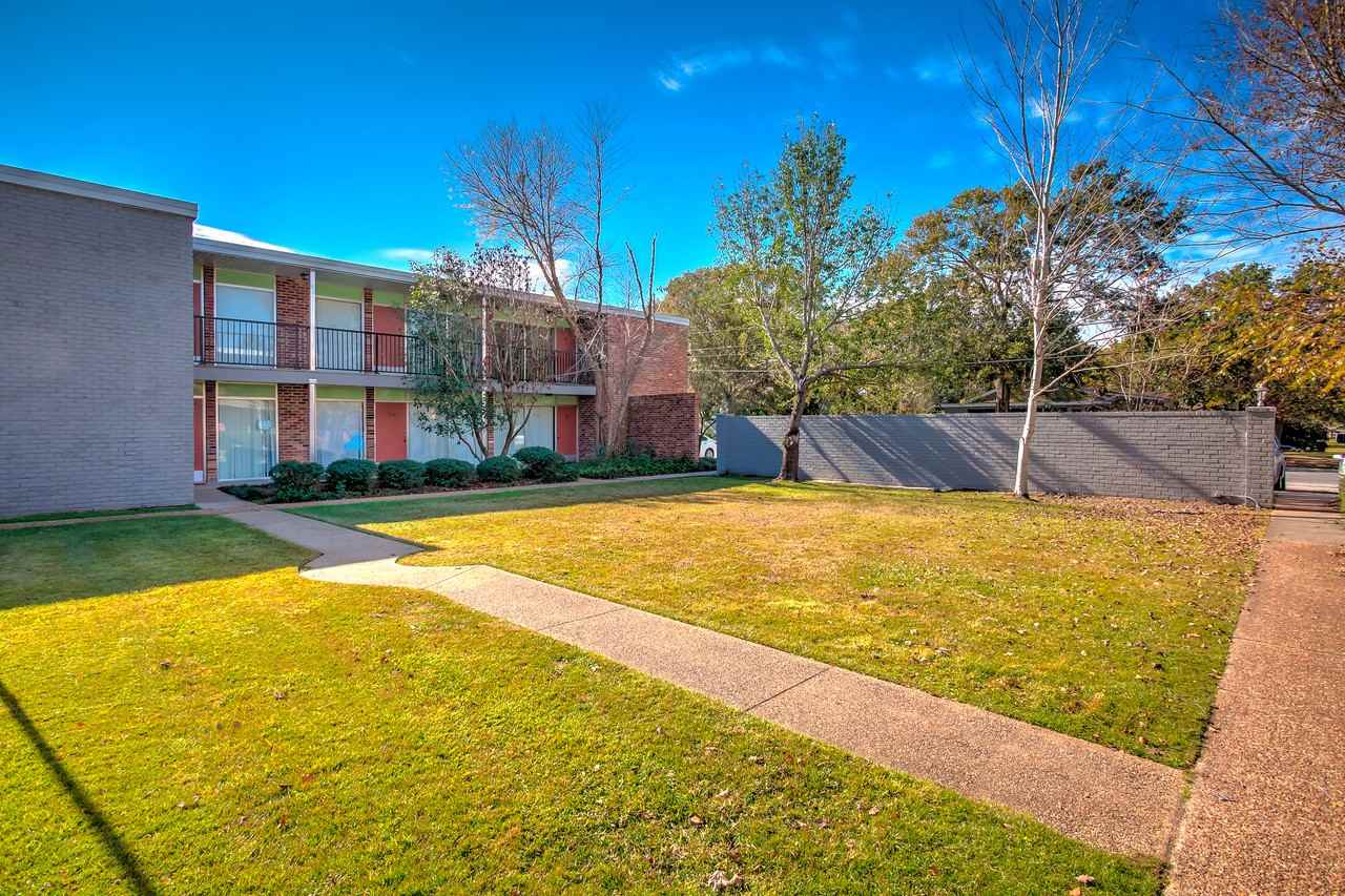 1404 Belair Street - Photo 3 of 21