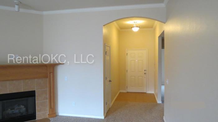 10652 Turtle Back Dr - Photo 2 of 15