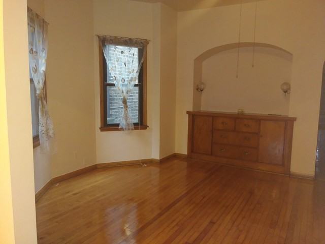 2826 W Melrose St #2 - Photo 3 of 10