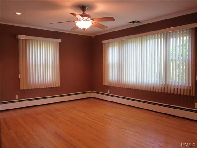 202 Harvard Dr - Photo 2 of 18