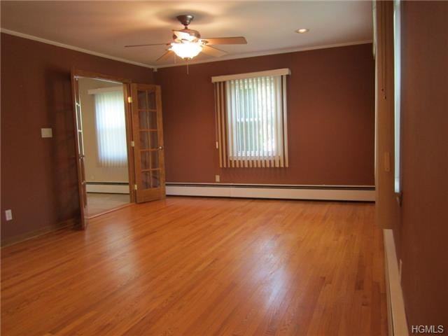 202 Harvard Dr - Photo 3 of 18