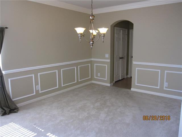 530 Arcadia Dr - Photo 3 of 34