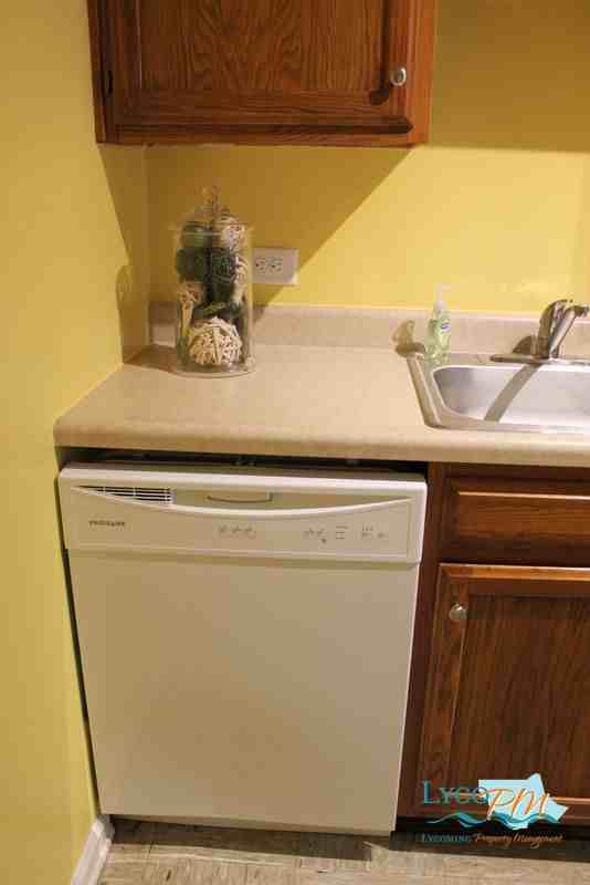 1594 Randall Cir - Photo 3 of 27