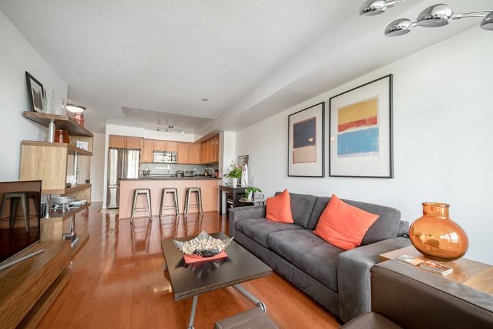 245 Davisville Avenue #513 - Photo 2 of 11