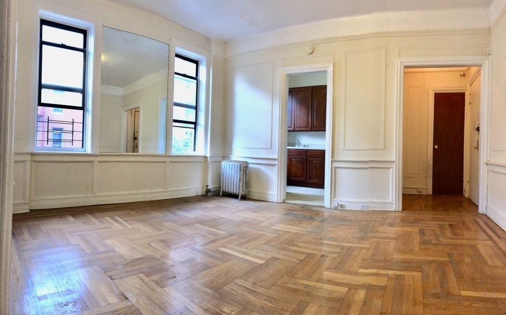 272 Lincoln Place - Photo 2 of 5