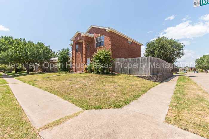 7802 Dockside Dr - Photo 3 of 29