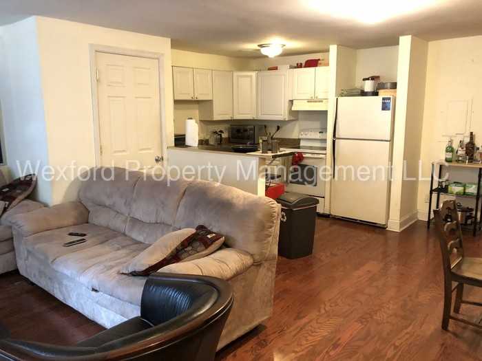 506 M St NW - Photo 3 of 11