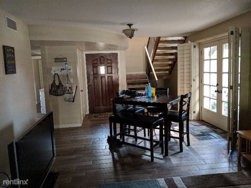 7814 N 21st Dr - Photo 2 of 9