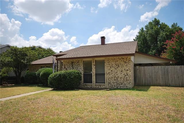 830 Meadowlark Dr - Photo 3 of 20