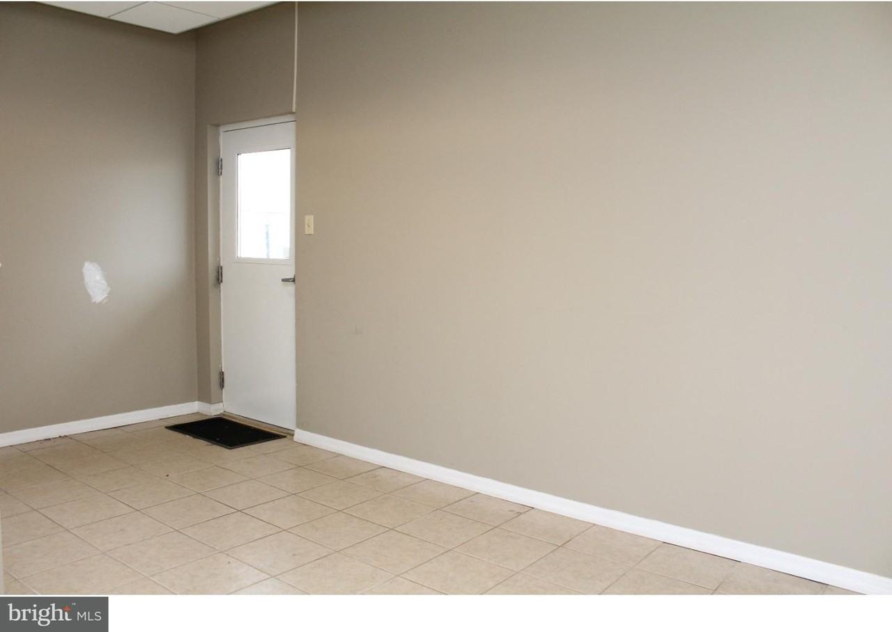 2117 Portland Ave - Photo 3 of 9