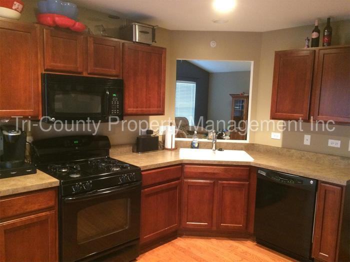 1442 Crimson Ln - Photo 2 of 14