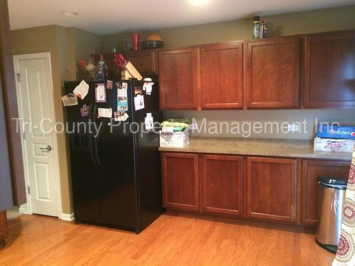 1442 Crimson Ln - Photo 3 of 14
