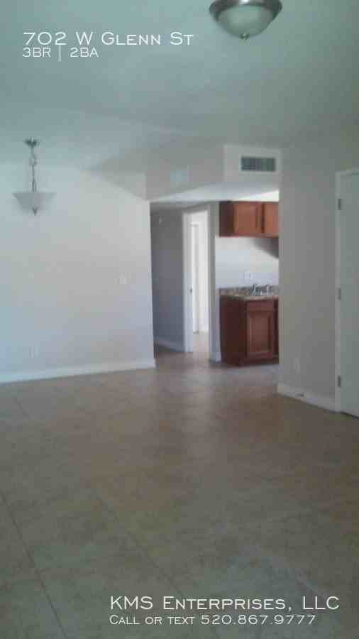 702 W Glenn St - Photo 3 of 28