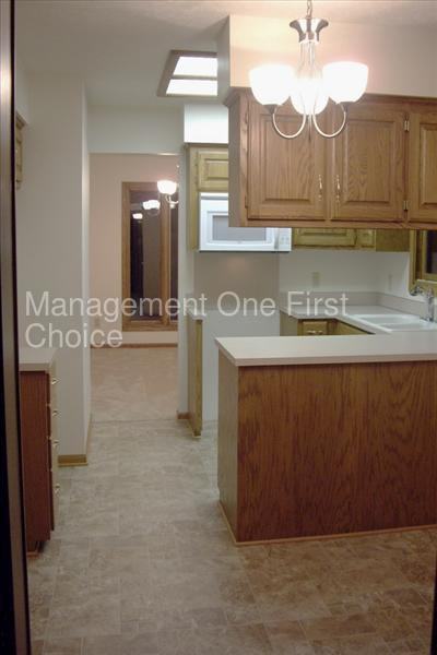 905 9th Ave - Photo 3 of 10